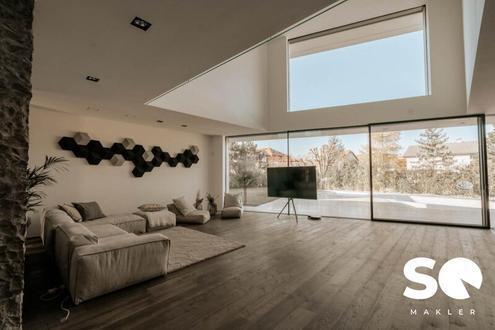 # SQ - MODERN LIVING - EINFAMILIENHAUS MIT POOL MITTEN IN LAXENBURG -