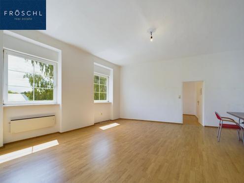 Top 14 - OG - Wohnungseigentum im Altbau für SMALL BUDGET - Helle 2-Zimmer-Wohnung mit Gartenblick und Schwedenofen