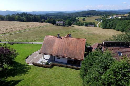 Atemberaubender Fernblick bis Rax und Schneeberg in ländlicher Idylle