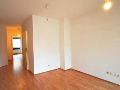 Sankt Veit Gasse: 2 Zimmer Wohnung mit hofseitigem Balkon ab Mai 2025!