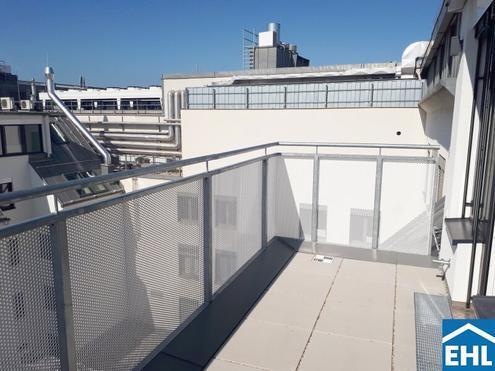 Schöne Dachgeschosswohnung mit Terrasse in zentraler Lage