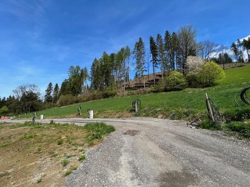 Baugrund am Waldrand mit Traumaussicht