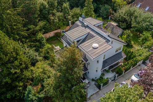 Großzügiges Traumhaus, top ausgestattet, mitten im Grünen, Swimmingpool