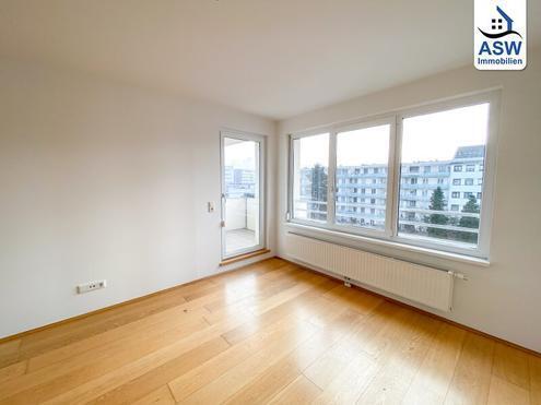 Schön ausgestattete 3-Zimmerwohnung mit Loggia/Balkon