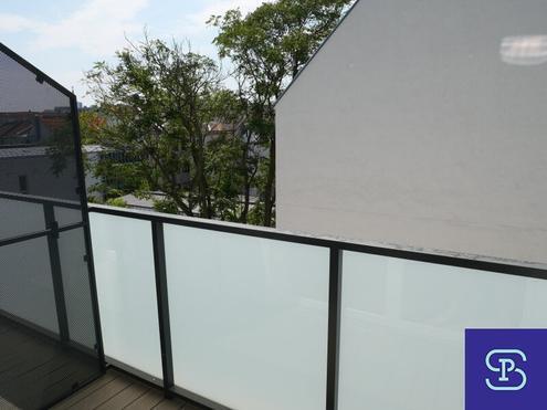 Provisionsfrei: Klimatisierter 60m² DG-Erstbezug + Terrasse im topsanierten Altbau - 1100 Wien