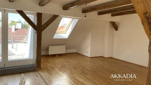 Dachgeschosswohnung mit historischem Flair und Terrasse direkt am Schrannenplatz