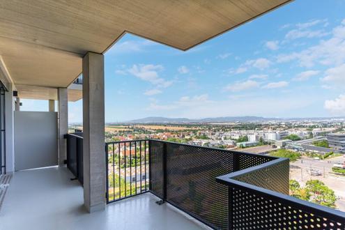 13. Stock mit Riesenbalkon - TABA Tower direkt an der U1 Oberlaa!