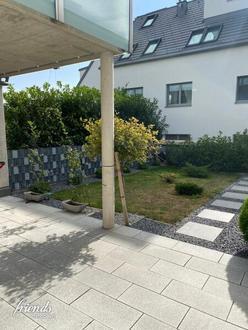 Neuwertig & modern 3-Zimmer Gartenwohnung mit Tiefgaragenplatz