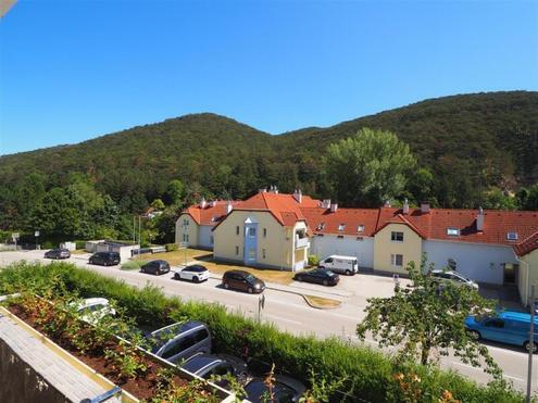 Moderne Wohnung mit Loggia in Berndorf - Perfekt für Singles oder Paare!