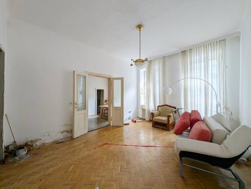 ++NEU++ Sanierungsbedürftige 2-Zimmer Altbau-Wohnung im Erdgeschoss - großes Umbau-Potential