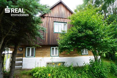 Altes Stein-Holzblockhaus mit großem Garten in idyllischer Lage - perfekt für Naturliebhaber und Golfer!