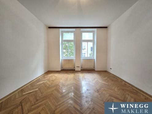 Zentral gelegene 1-Zimmer-Wohnung in schönem Altbau!