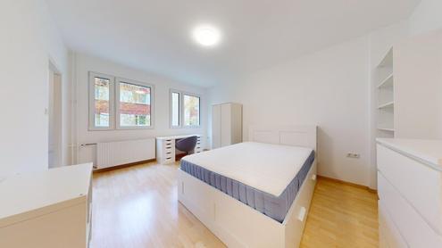 Topsanierte Wohnung in U-Bahnnähe und Ruhelage - Erstbezug nach Sanierung!