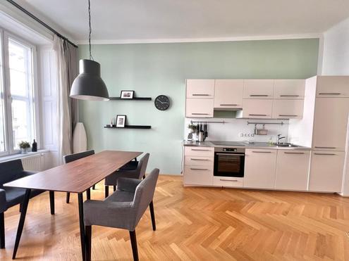 360 TOUR // MÖBLIERTE ALTBAUWOHNUNG WIEN MITTE