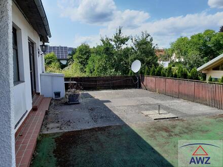 Günstiges, älteres Haus mit großer Garage und Lagerräumen! RESERVIERT