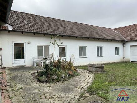 Schönes Bauernhaus mit großer Halle!