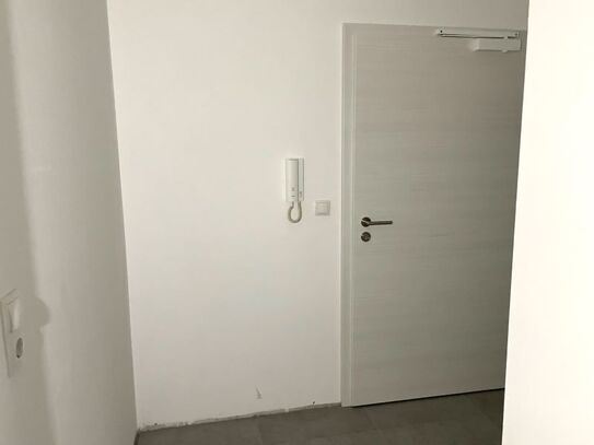 /// Neubau-Apartment in direkter Nachbarschaft zum Krankenhaus zu vermieten ///