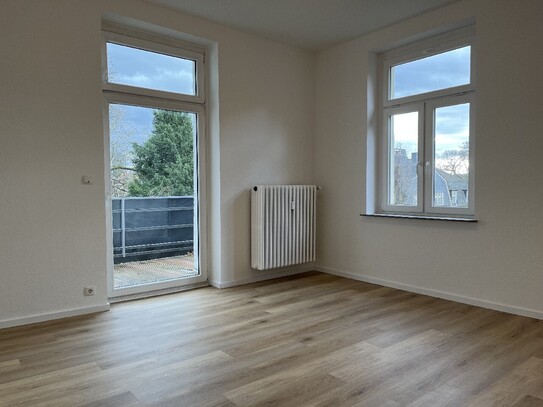 Chic 3-room apartment in an old building with balcony in Bonn-Kessenich (near Sudstadt)!