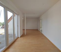 Großzügige, moderne 4-Zi. Dachwohnung mit Balkon