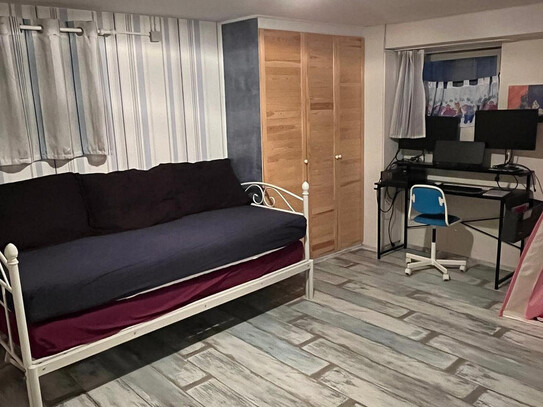 Freundliche und gepflegte 4-Zimmer-Doppelhaushälfte mit geh. Innenausstattung und EBK