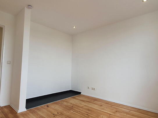 5 Zimmer 128m2, 2 Bäder, Balkon, Stellplatz, Büro