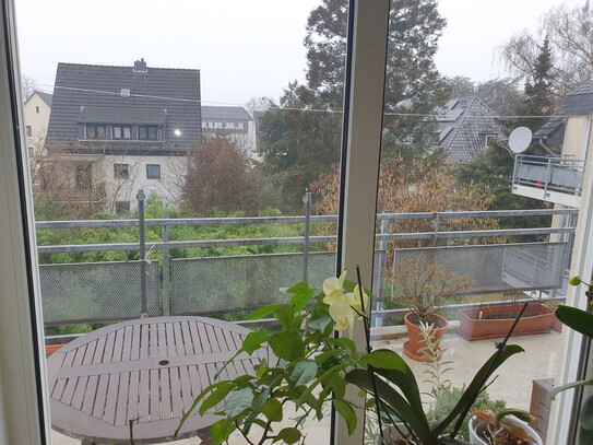 SCHÖNE HELLE 4 ZIMMER-WHG. MIT BALKON - Zentral nähe Stadion