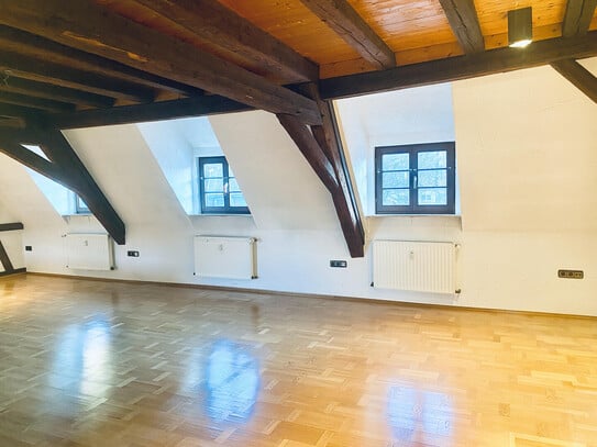 Traumhafte Maisonette-Wohnung im Herzen von Ladenburg!