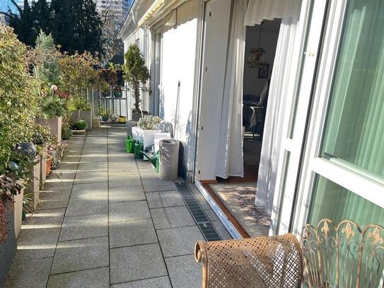 Gefragte Lage Wöhrder See! Ansprechende 2,5-Zi.-Whg., 16 m² S-Balkon, EBK, 2 Bäder + TG-Stellplatz