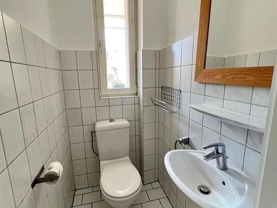 Nähe Wöhrder See! Gepflegtes Jugendstilhaus! Charmante 2-Zi.-Wohnung mit großem SW-Balkon!