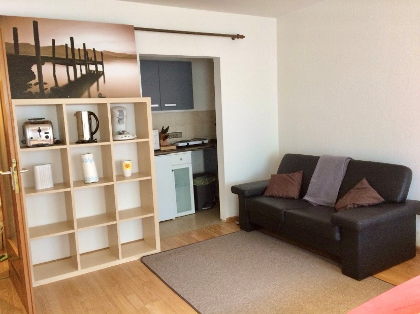 Zentral gelegen - möbliertes Apartment in Essen Huttrop – zeitwohnen.de