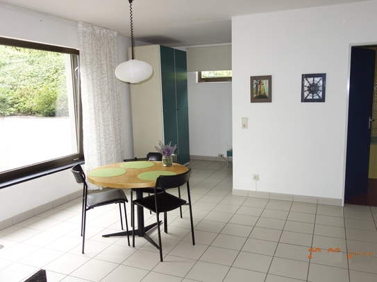 Möbliertes Apartment mit Terrasse in Rodenkirchen – zeitwohnen.de