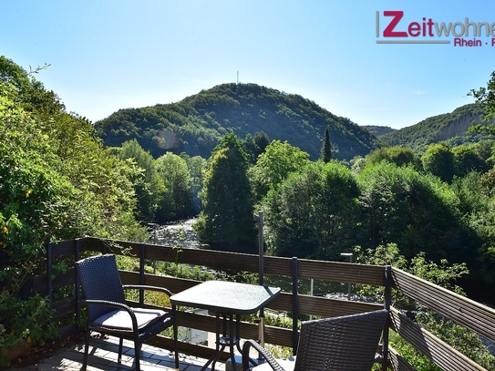 Adlerhorst am Rursee/ Eifel: kleines Ferienhaus mit großer Sonnen-Terrasse - Video Online – zeitwohnen.de