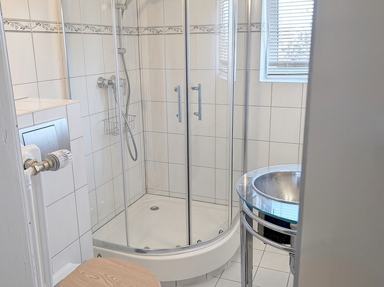 Möblierte Wohnung mit Garten, rechtsrheinisch in Bonn A 59 und Bahnlinie 66,67 gut erreichbar – zeitwohnen.de