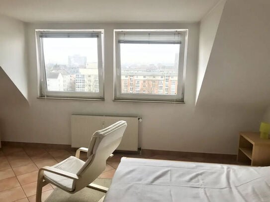 Best Place: Helles Apartment mit Domblick in Rheinnähe – zeitwohnen.de