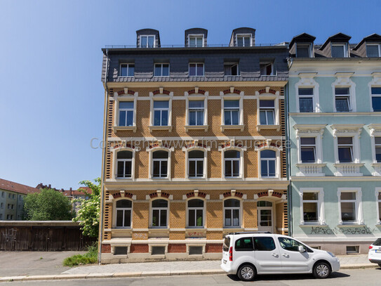 2 Zimmerwohnung in Plauen - Haselbrunn - Einbauküche - Balkon - Bad mit Fenster u. Badewanne -