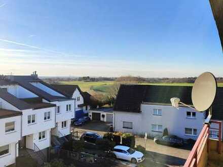 Leverkusen-Lützenkirchen: Gemütliche 2,5 Zimmer Wohnung mit Sonnen-Loggia und herrlichem Weitblick