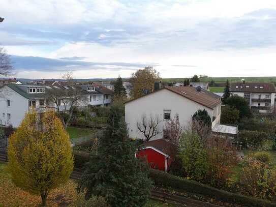 Gut geschnittene 4 Zimmer Wohnung in schöner Lage von Ditzingen-Hirschlanden