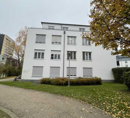 Exklusive 3,5-Zimmer-Erdgeschosswohnung mit Gartenanteil in Augsburg (saniert)