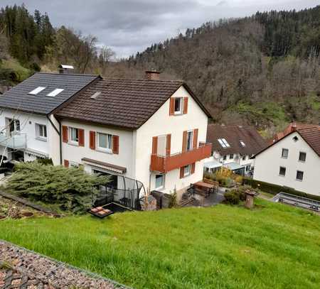 Günstige 4-Zimmer-Doppelhaushälfte mit gehobener Innenausstattung in Schramberg