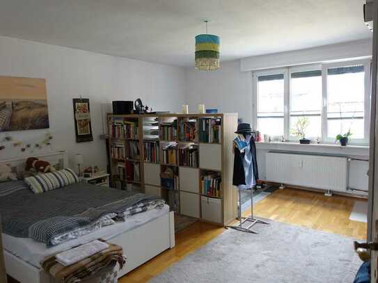 Gut geschnittene 1-Zimmer-Wohnung mit Balkon in Offenbach