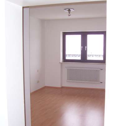 Beste Lage ruhige 2-Zimmer-Penthouse-Wohnung mit Balkon in Burgkirchen an der Alz