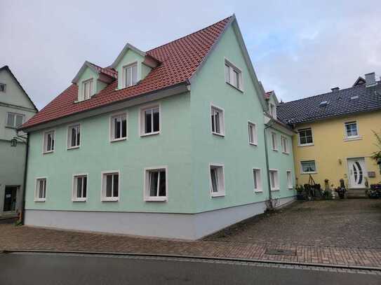 Attraktive 6-Zimmer-Wohnung in Röttingen zu verkaufen