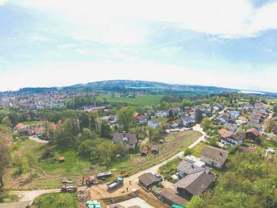 Neubau-Doppelhaushälfte in unverbauter Südhanglage mit Ausblick