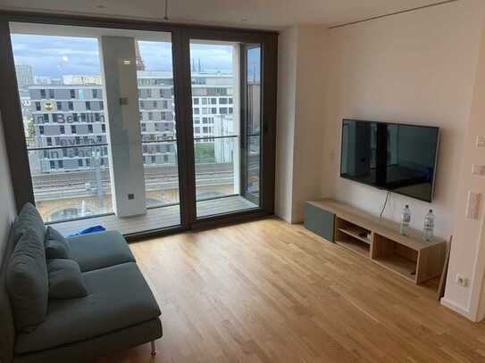 Direkt am Alex! Geräumige möblierte luxuriöse 2 Zimmerwohnung