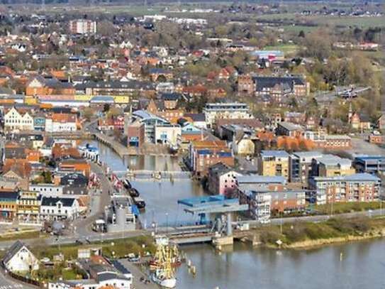 Erstbezug nach Sanierung! Helle 3-Zimmer-Altbauwohnung zentral in Husum