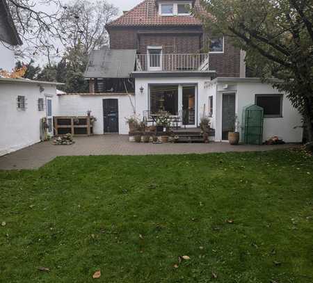 Wohnen mit Flair! 2-FH mit Garten und Garage im schönen Dinslaken