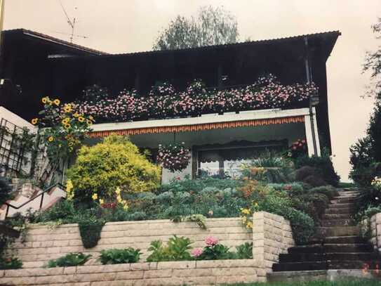 Charmante teilmöbl. ELW, mit schöner Fernsicht und Terrasse für 1 rüstige Person