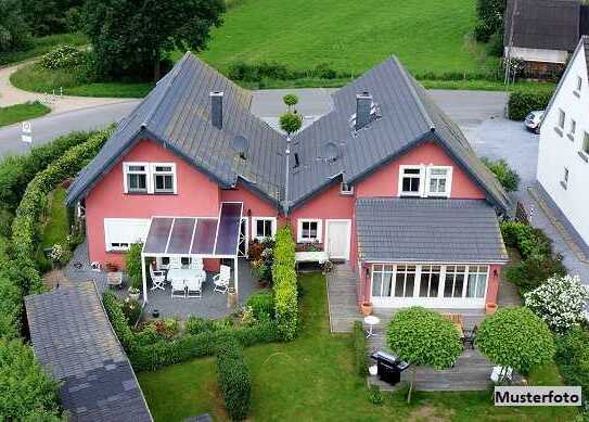 Doppelhaushälfte, Garten und Garage