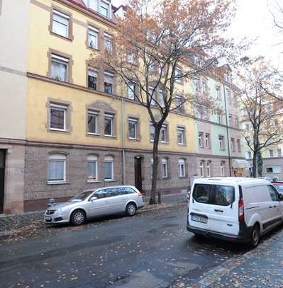 Renovierte helle 3 Zi.-Whg mit Balkon am Nibelungenviertel