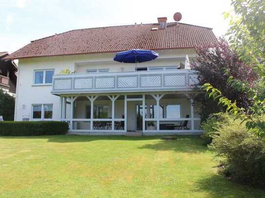 Schönes Einfamilienhaus mit Einliegerwohnung (Mehrgenerationshaus) in gepflegtem Zustand